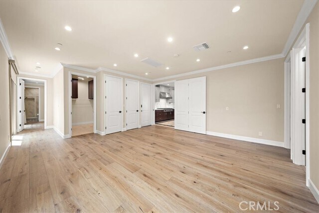 Building Photo - 2 Stallion Rd