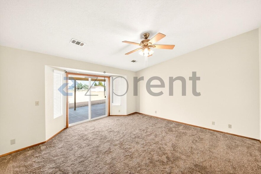 Building Photo - 15380 Mission St