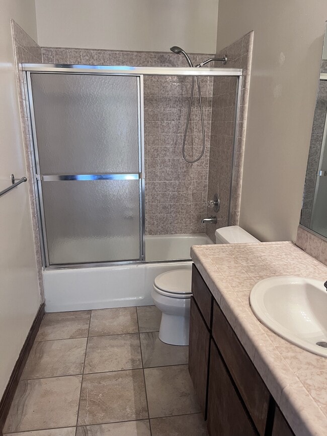 Building Photo - 578 Spinnaker Ct