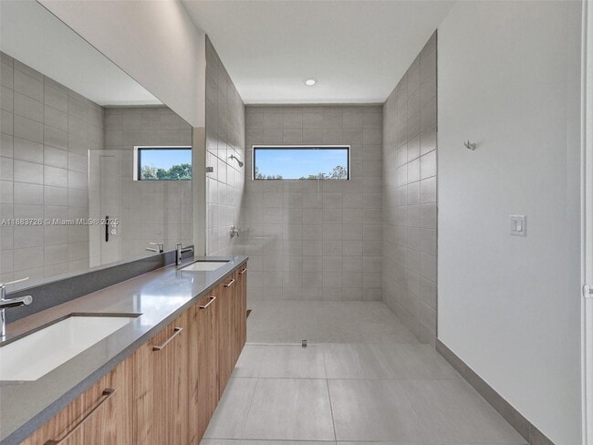 Building Photo - 5736 SW 104th Terrace