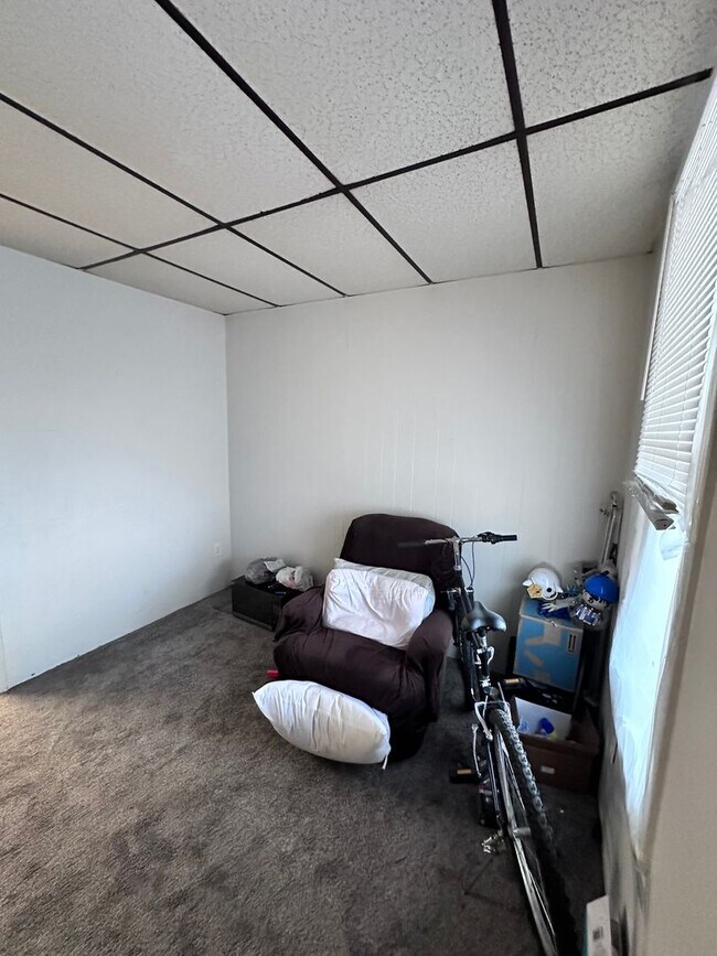 Building Photo - Quaint 2 Bedroom Single Family Home in York