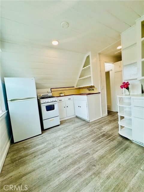 Building Photo - 24263 Los Codona Ave