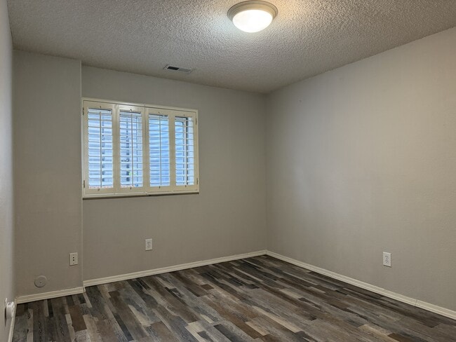 Building Photo - 4989 Cherry Springs Dr