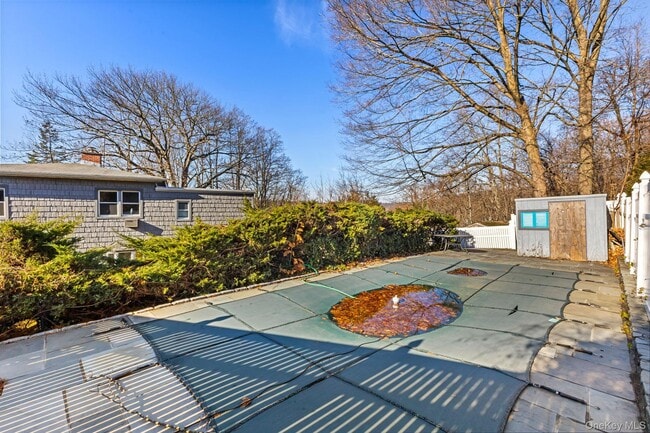 Building Photo - 45 Pamela Ln