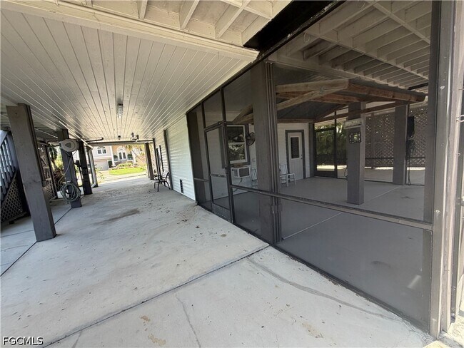 Building Photo - 27189 Gasparilla Dr