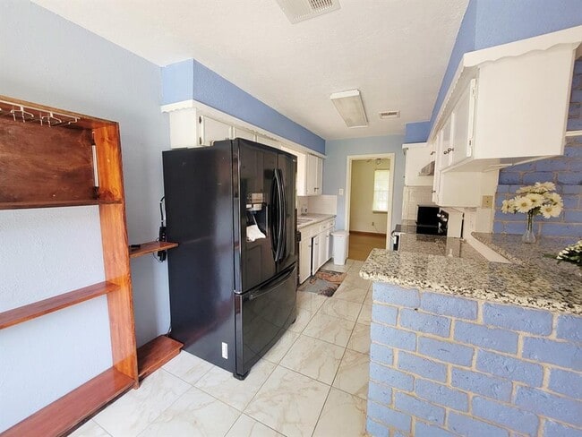 Building Photo - 12111 Pompano Ln