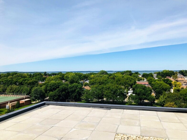 Building Photo - 819 E Mifflin St