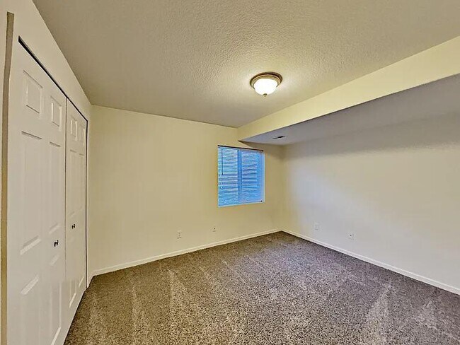 Building Photo - 7658 Sailwind Dr