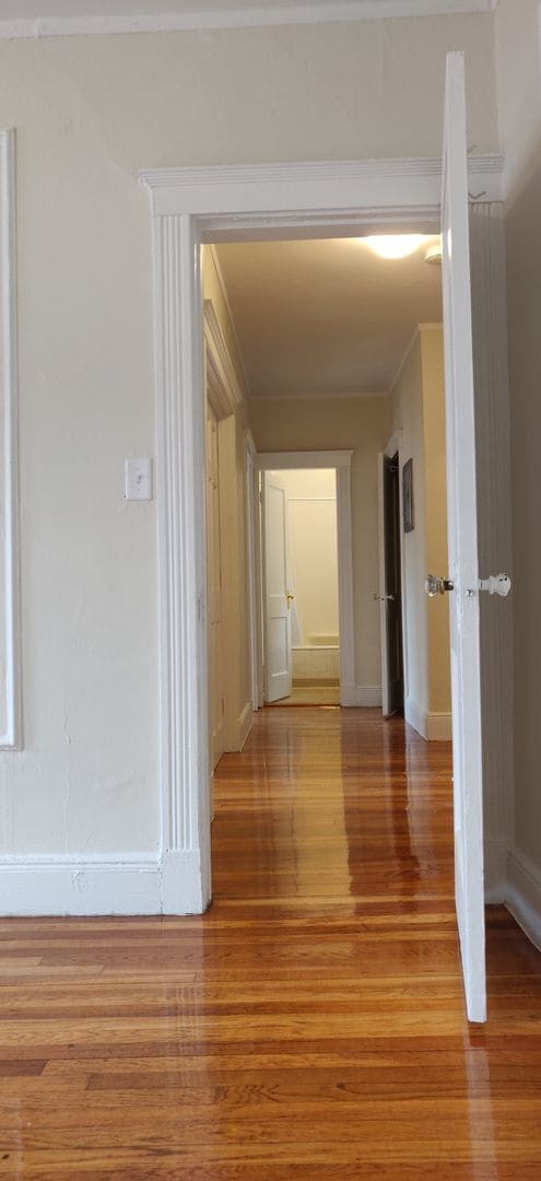 Building Photo - No Brokers Fee, No Security Deposit, Heat, Hot Water Included, Laundry on a Site