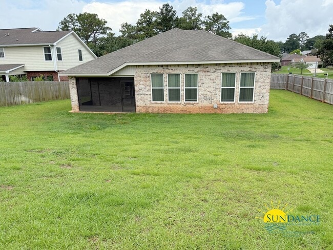 Building Photo - Spacious 4 Bedroom Home in Crestview’s Brooke Estates!