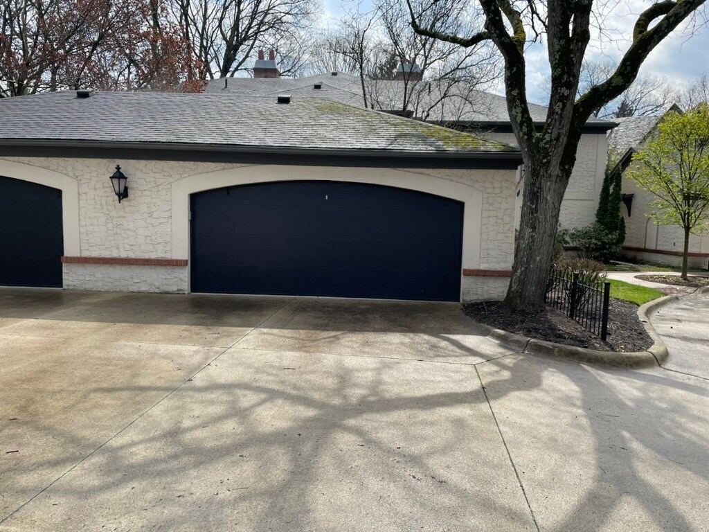 Building Photo - 90 Bishop Sq