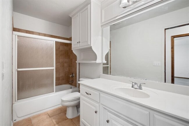 Building Photo - 2124 Trailwood Rd