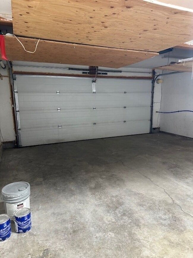 Building Photo - Must See- 3 BD | 2 BA Duplex!