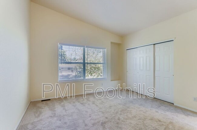 Building Photo - 1209 6th St
