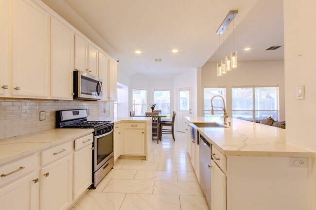 Building Photo - 20922 Clovermeadow