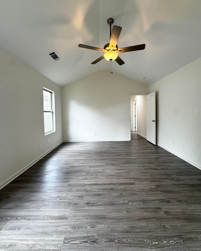 Building Photo - 409 Ella Rae Ln