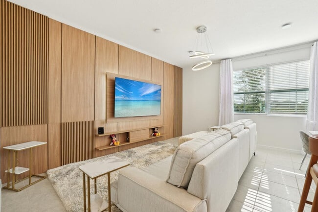 Building Photo - 646 Longboat Dr