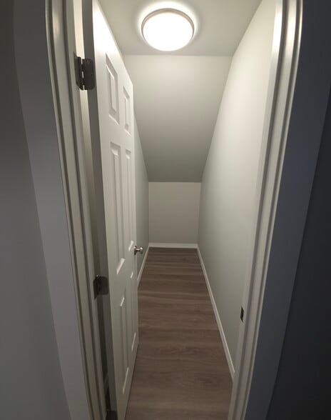 Building Photo - 405 S 20th Ave