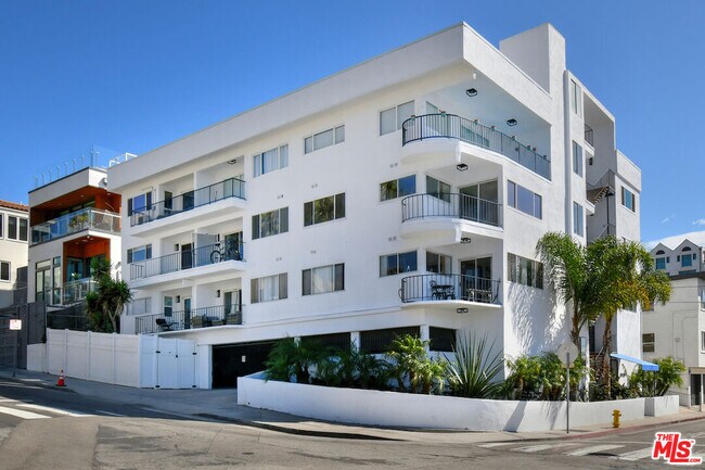 Building Photo - 1649 Appian Way