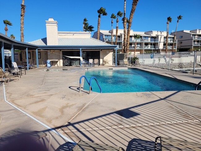 Building Photo - Affordable 2bed/2 bath Condo is Beautiful ...