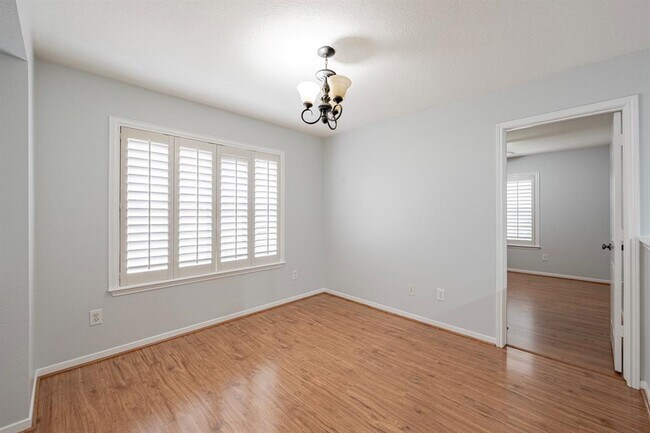 Building Photo - 203 W Sundance Cir