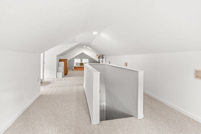 Building Photo - Walk to Hillsboro Village – 24th Ave S Gem!