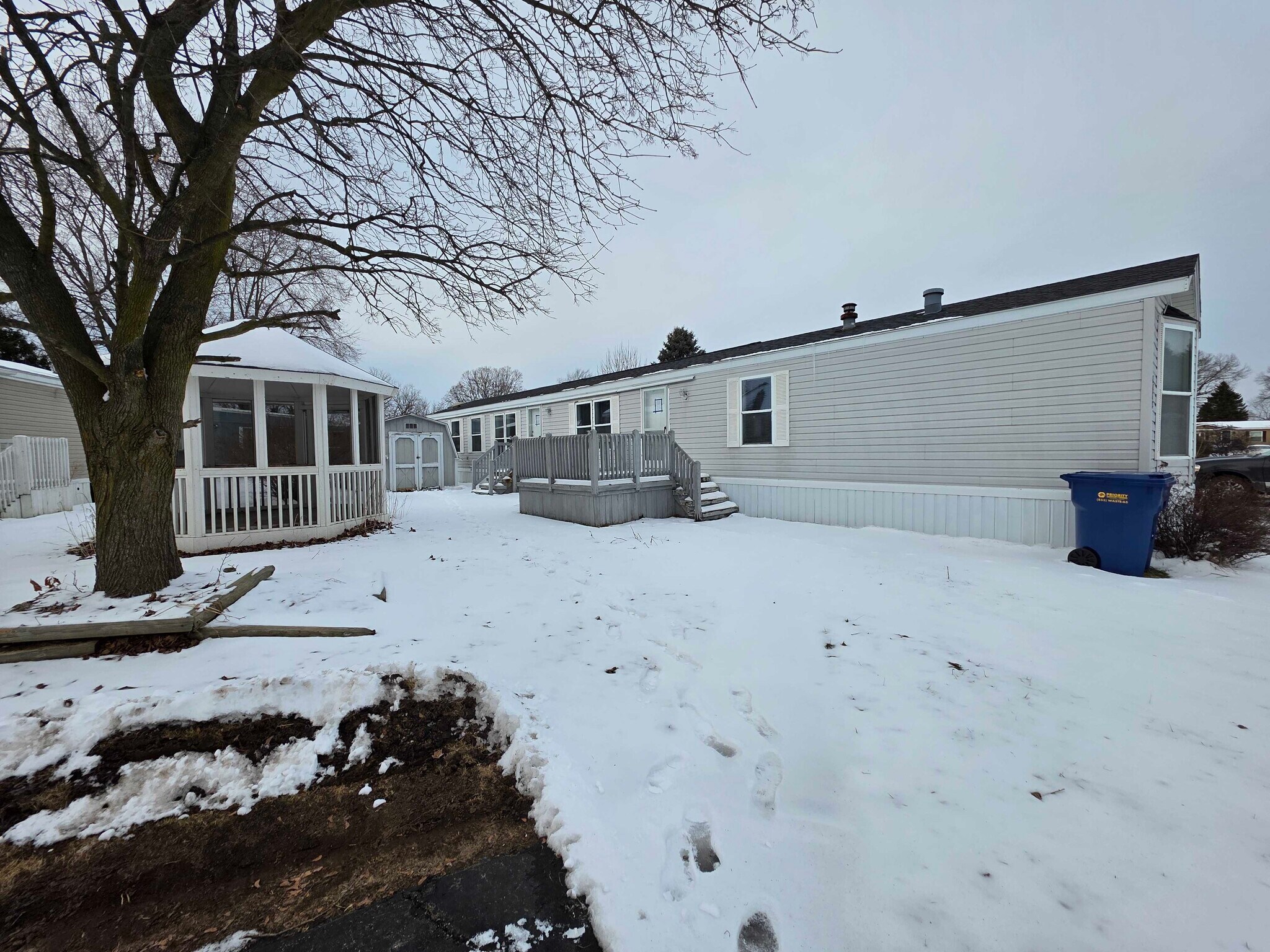 Building Photo - 4461 Beechwood St