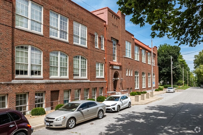 Building Photo - Mount Washington