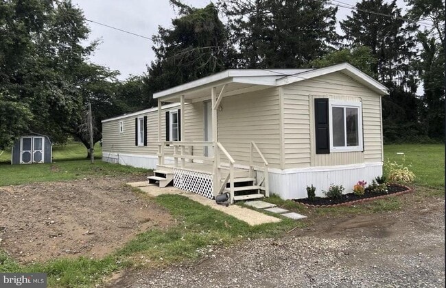 Primary Photo - 117 Santilli Rd