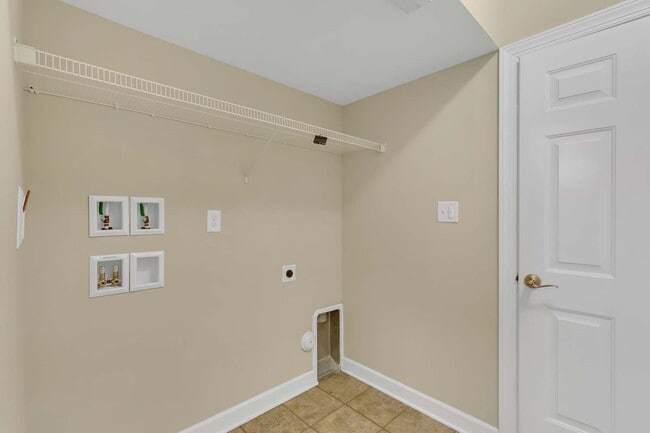 Building Photo - 112 Peyton Randolph Dr