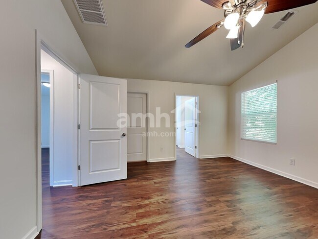 Building Photo - 43 Blackberry Cir