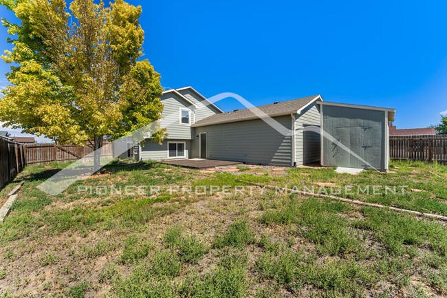 Building Photo - Spacious Home with Fenced Yard and Central AC