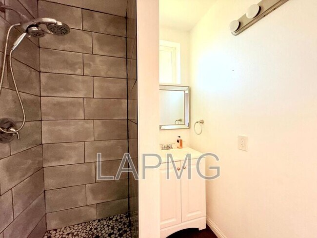 Building Photo - 17535-17537 Baltar Street