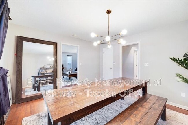 Building Photo - 3708 SW Windemere Dr