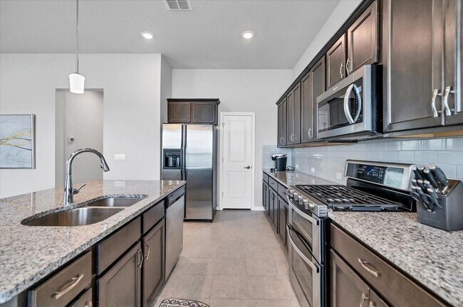 Building Photo - 125 Harborside Dr