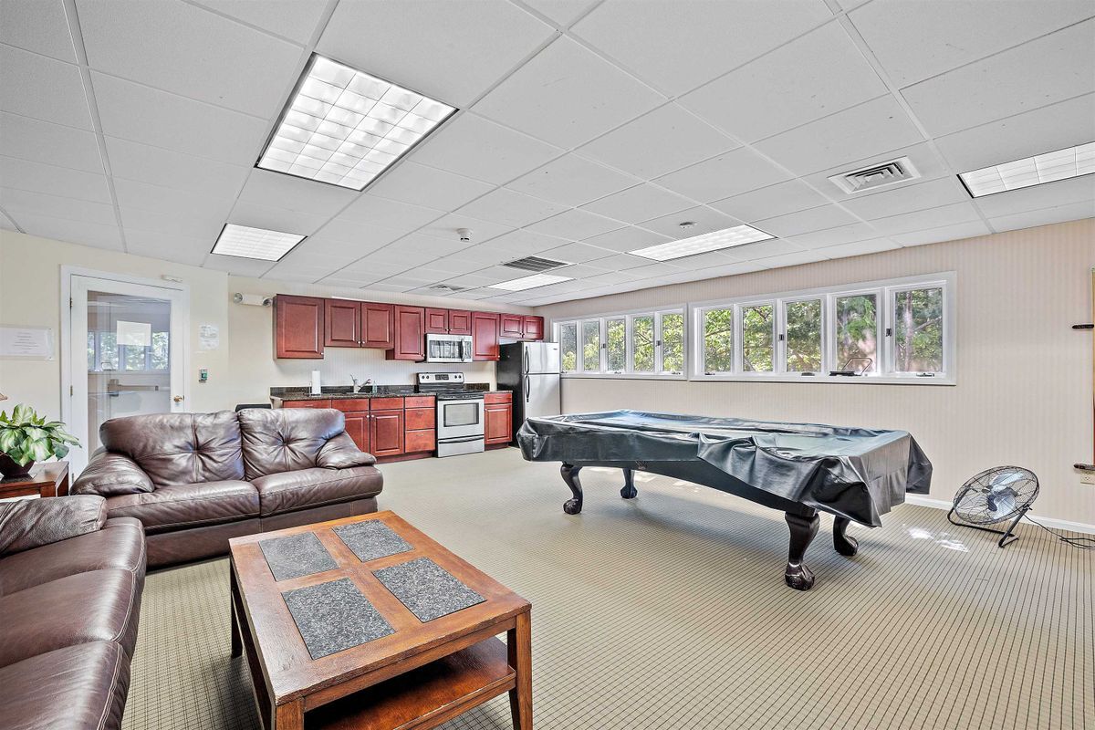 Building Photo - 120 Fisherville Rd