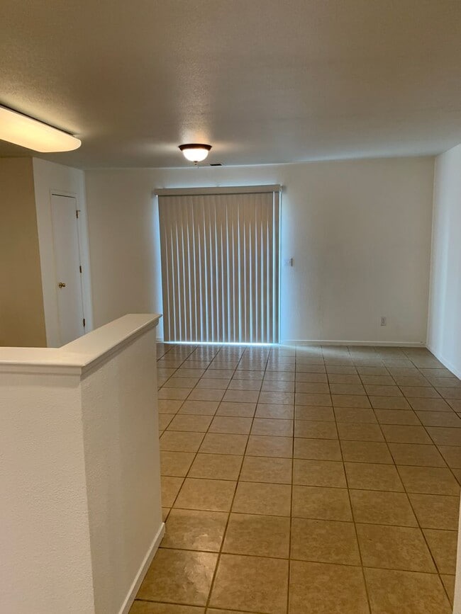 Building Photo - Beautiful 4 Bedroom 3 bath home in Merced!