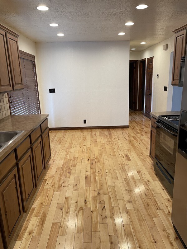 Building Photo - 582 E 4400 S