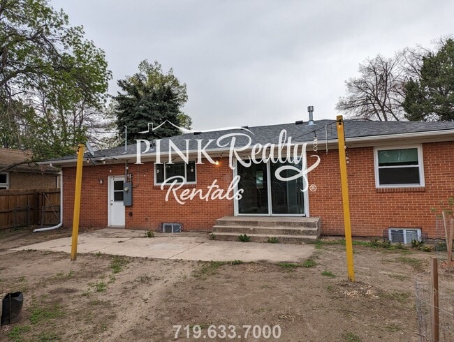 Building Photo - 2112 Templeton Gap Rd