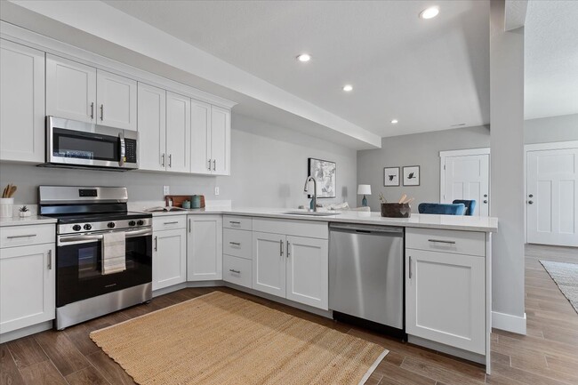 Building Photo - 404 W 2700 S