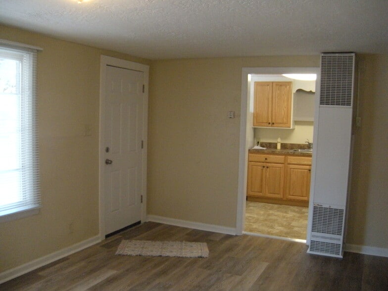 Building Photo - 3972 Hawthorne Rd