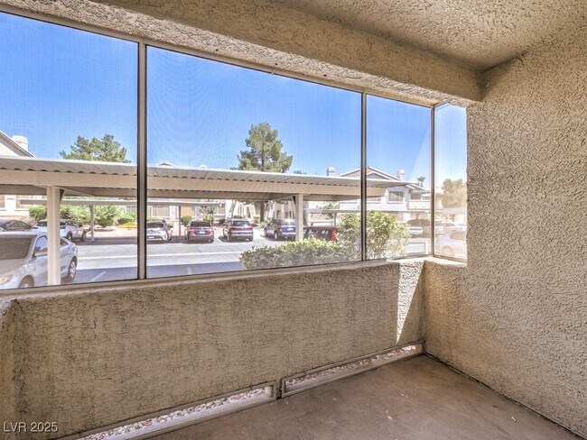 Building Photo - 3425 E Russell Rd