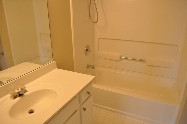 Building Photo - 1022 Thornborough Dr