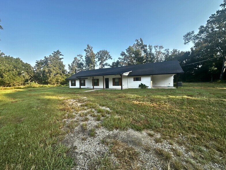 Primary Photo - 11161 Soape Rd