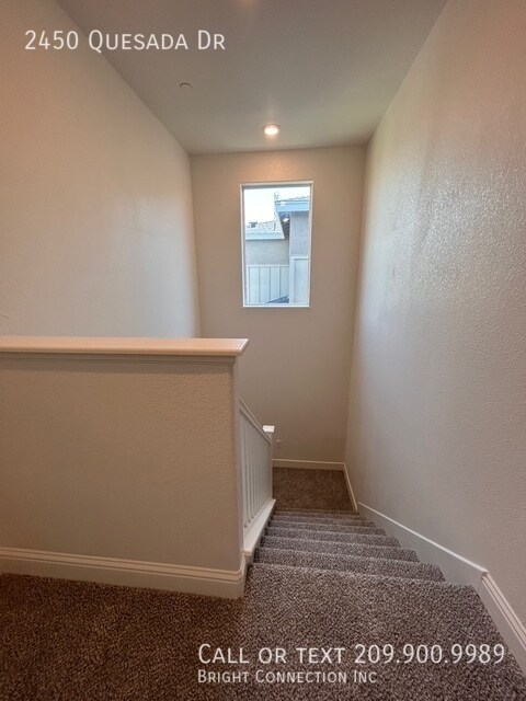 Building Photo - 2450 Quesada Dr