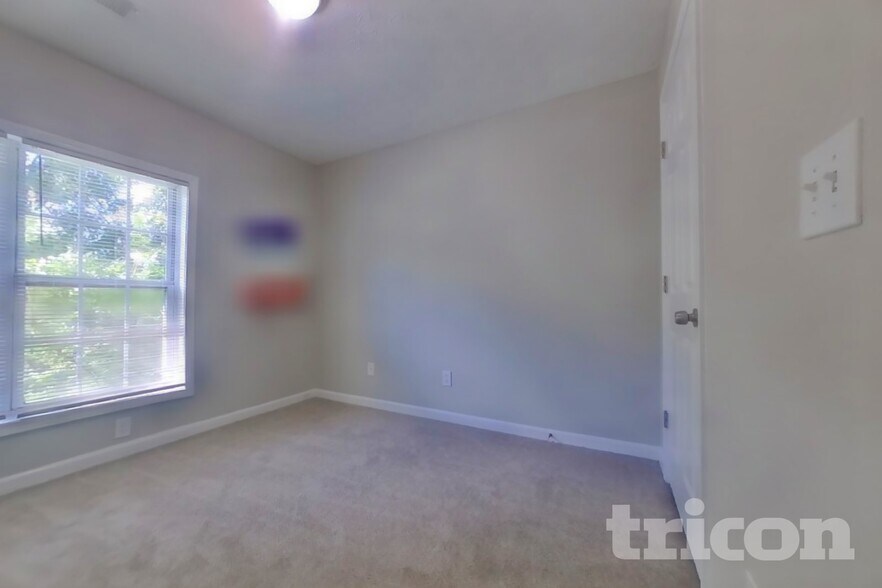 Building Photo - 205 Eagle View Trace