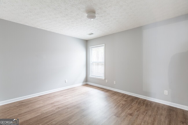 Building Photo - 3290 Cooper Woods Dr