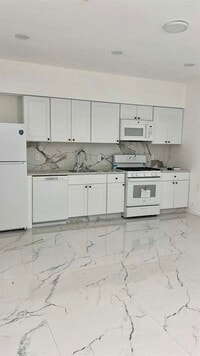 Building Photo - 765 Newark Ave