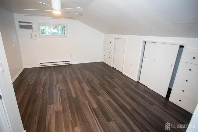 Building Photo - 32 Heston Ave