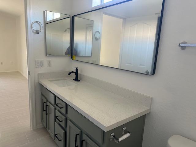 Building Photo - 2250 E Deer Valley Dr